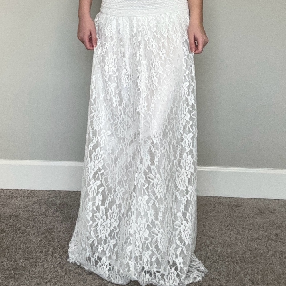 Women’s vintage long white skirt